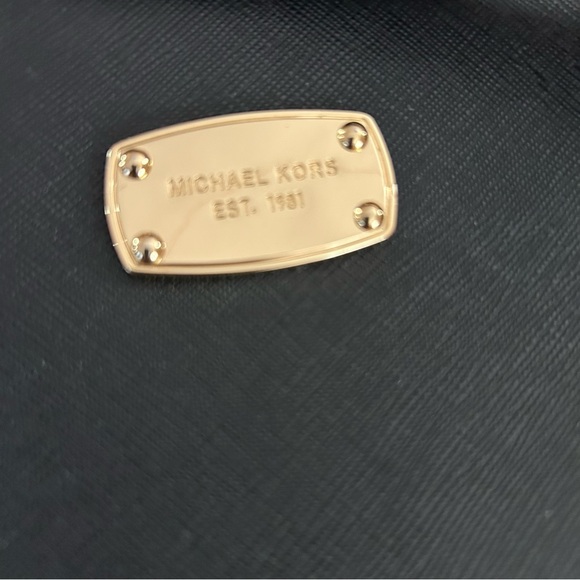 Micheal Kors Jet Set Travel Saffiano Leather Messenger - Picture 6 of 10